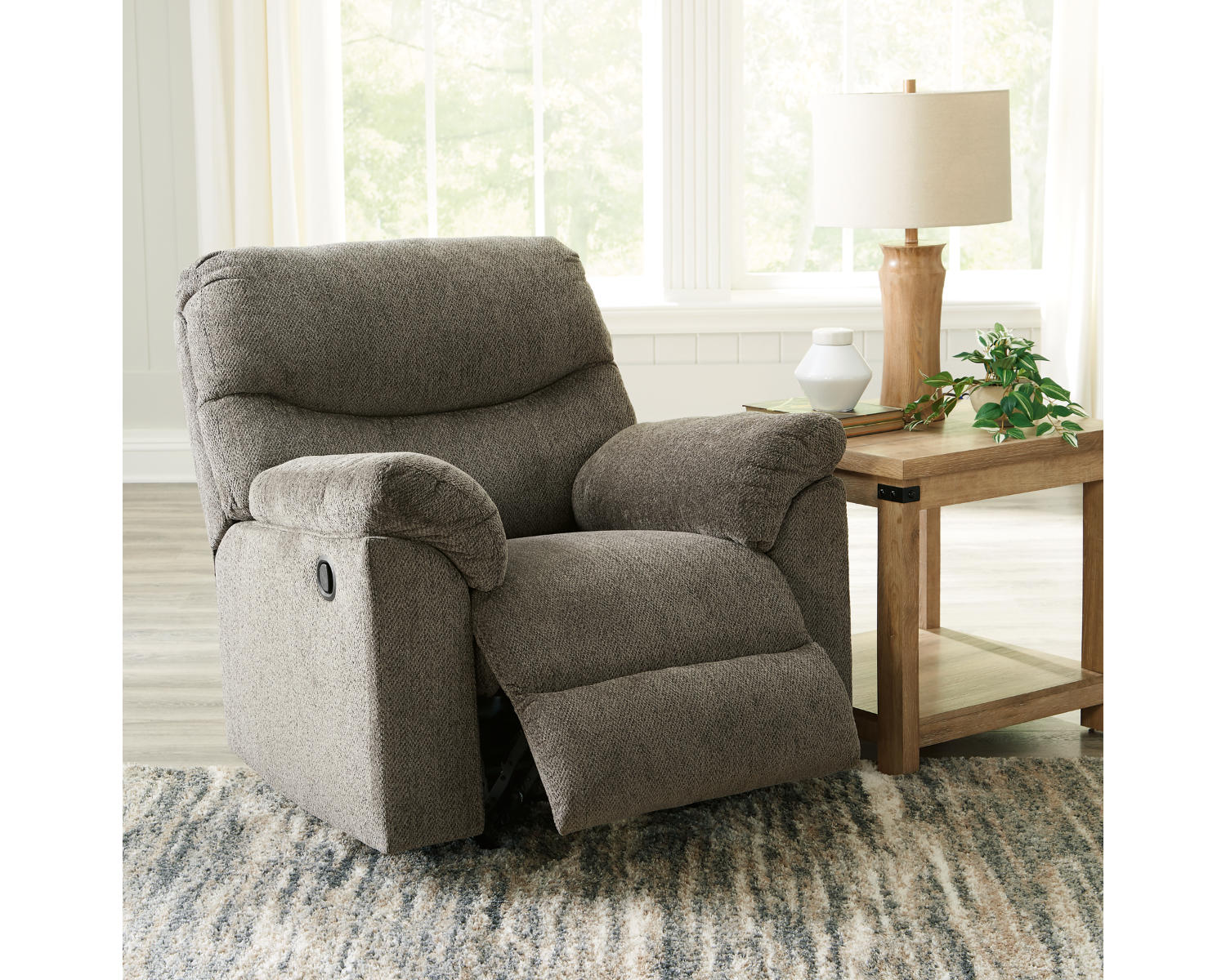 Alphons Recliner