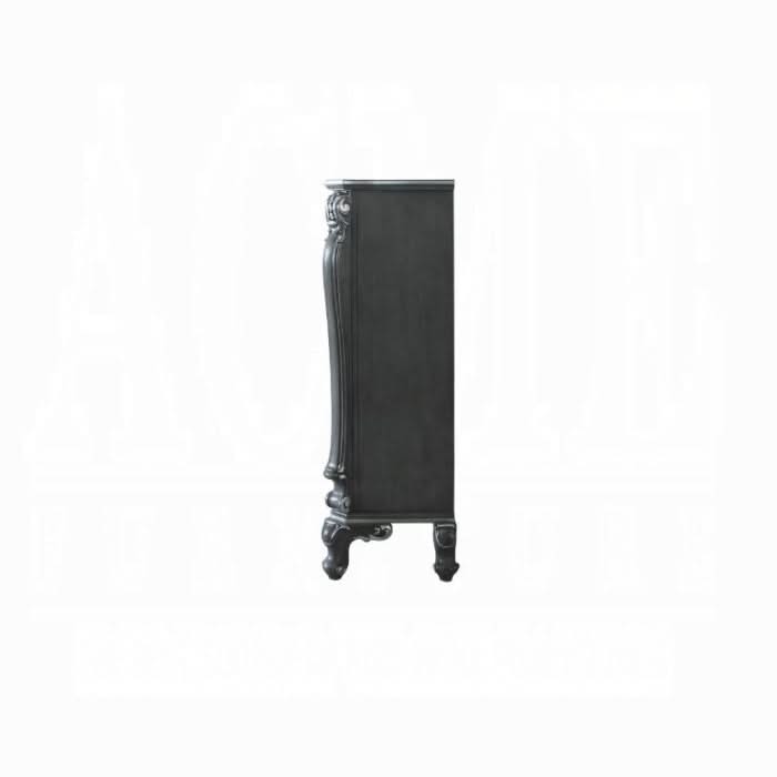 House Delphine Chest