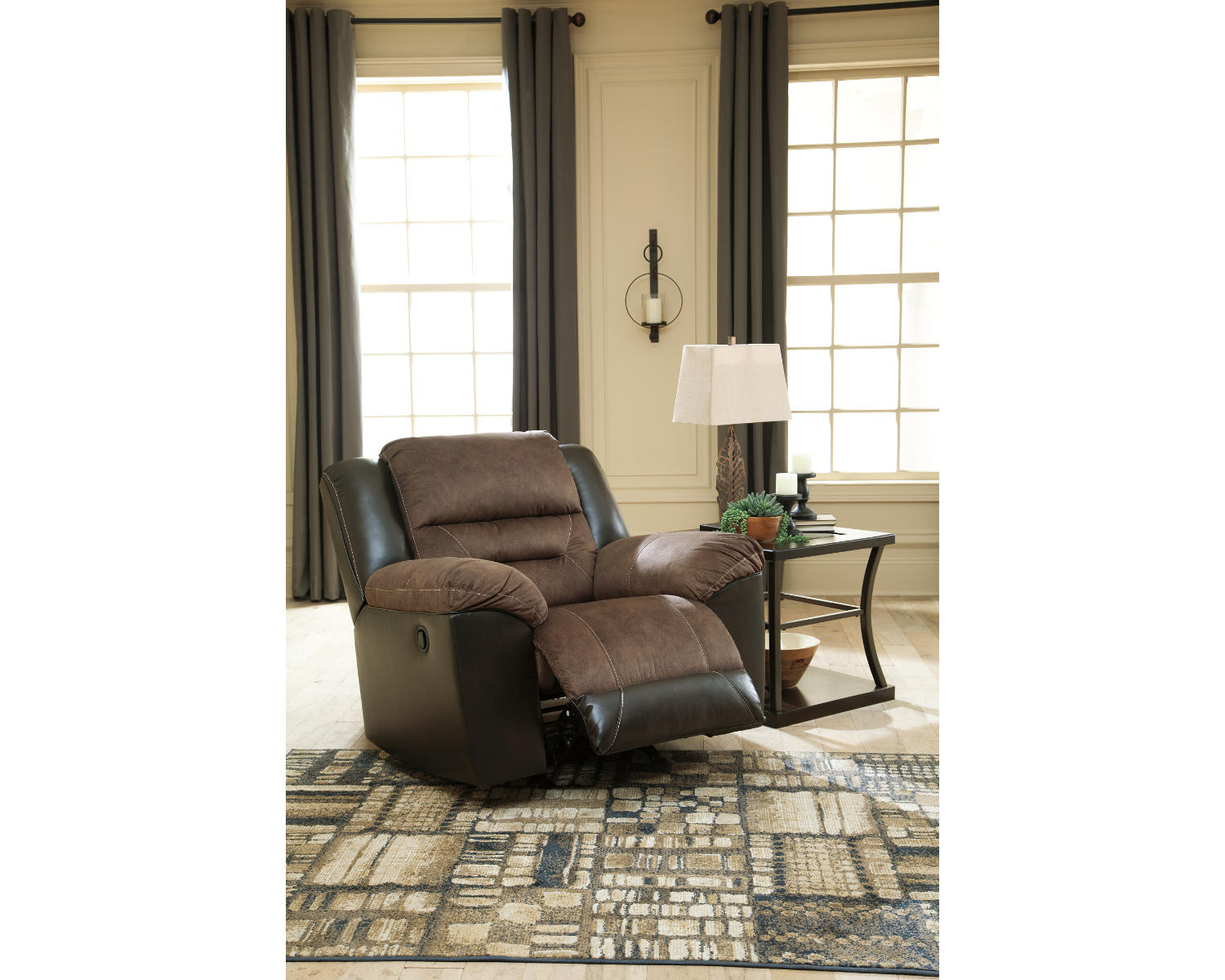 Earhart Recliner