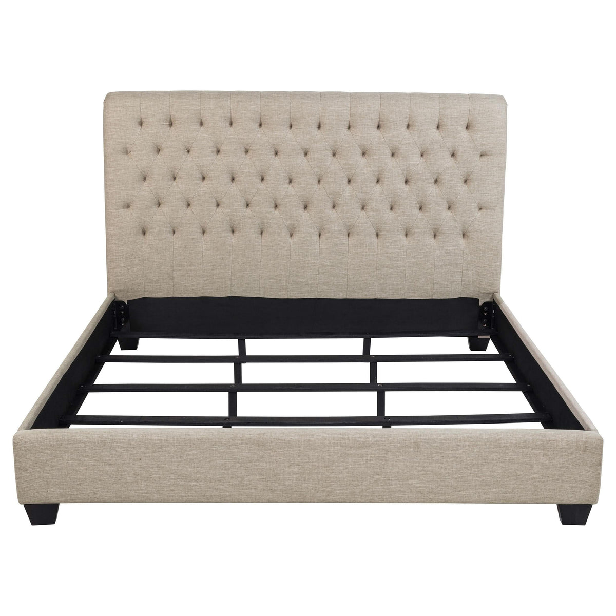 Cama King tapizada Chloe con paneles en color avena