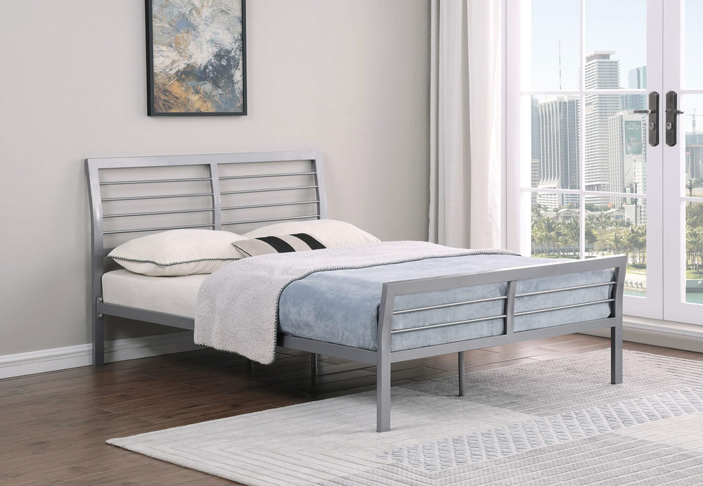 Cama Cooper de metal con marco abierto completo, color plata