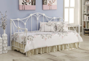 Cama de día doble de metal Halladay en blanco