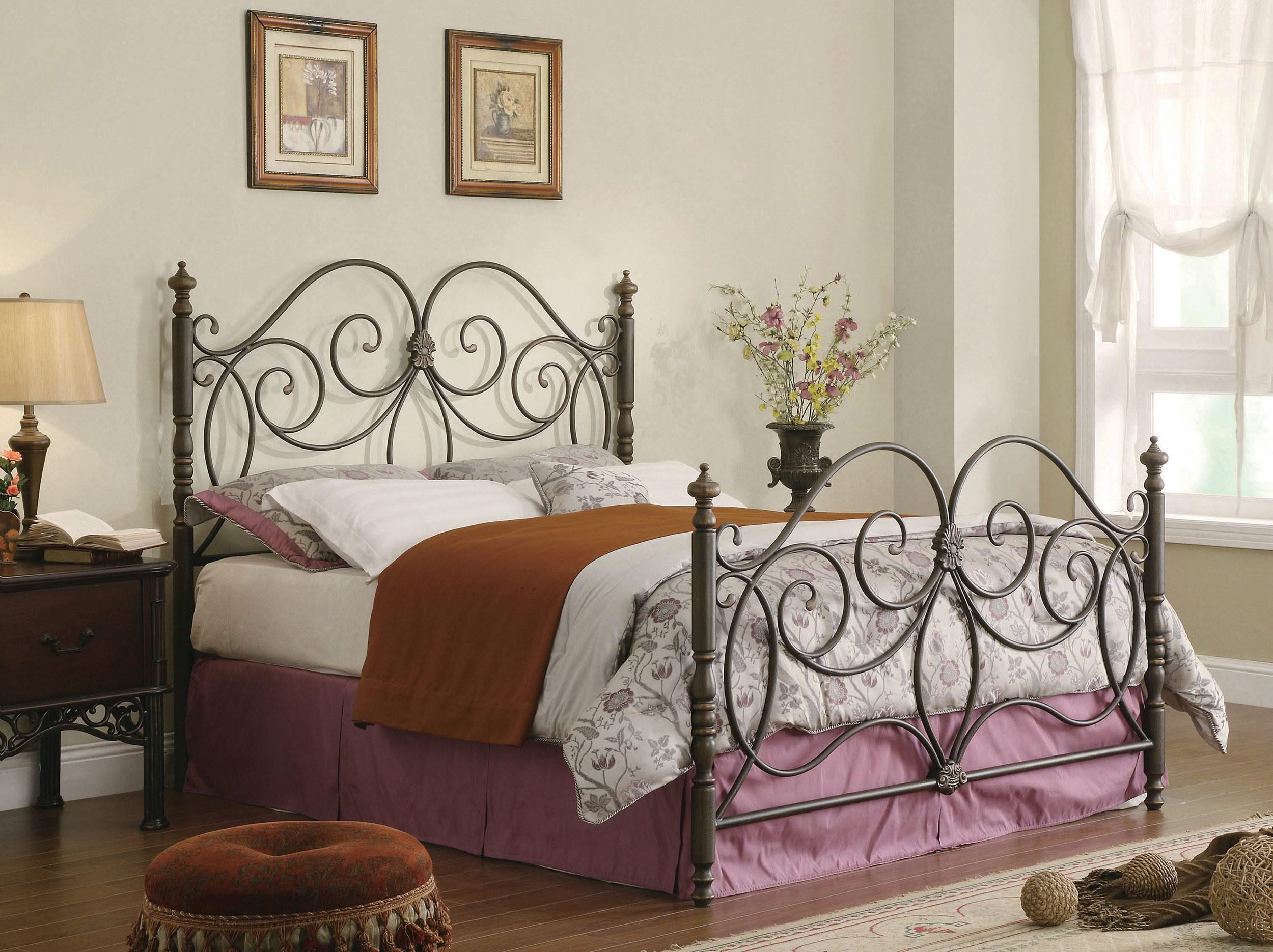 Cama Queen de metal con marco abierto London, color bronce oscuro