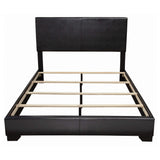Cama King tapizada Conner Eastern con paneles en color negro