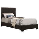Cama individual tapizada Conner en marrón oscuro