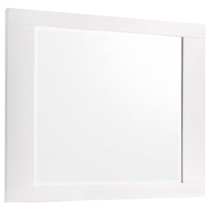 Juego de dormitorio Jeremaine California King de 4 piezas, blanco
