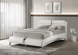 Cama de trineo Queen tapizada Jeremaine blanca