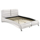 Cama de trineo Queen tapizada Jeremaine blanca