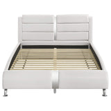 Cama de trineo Queen tapizada Jeremaine blanca