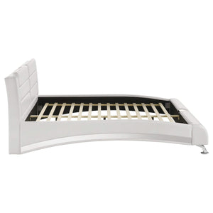 Cama de trineo Queen tapizada Jeremaine blanca
