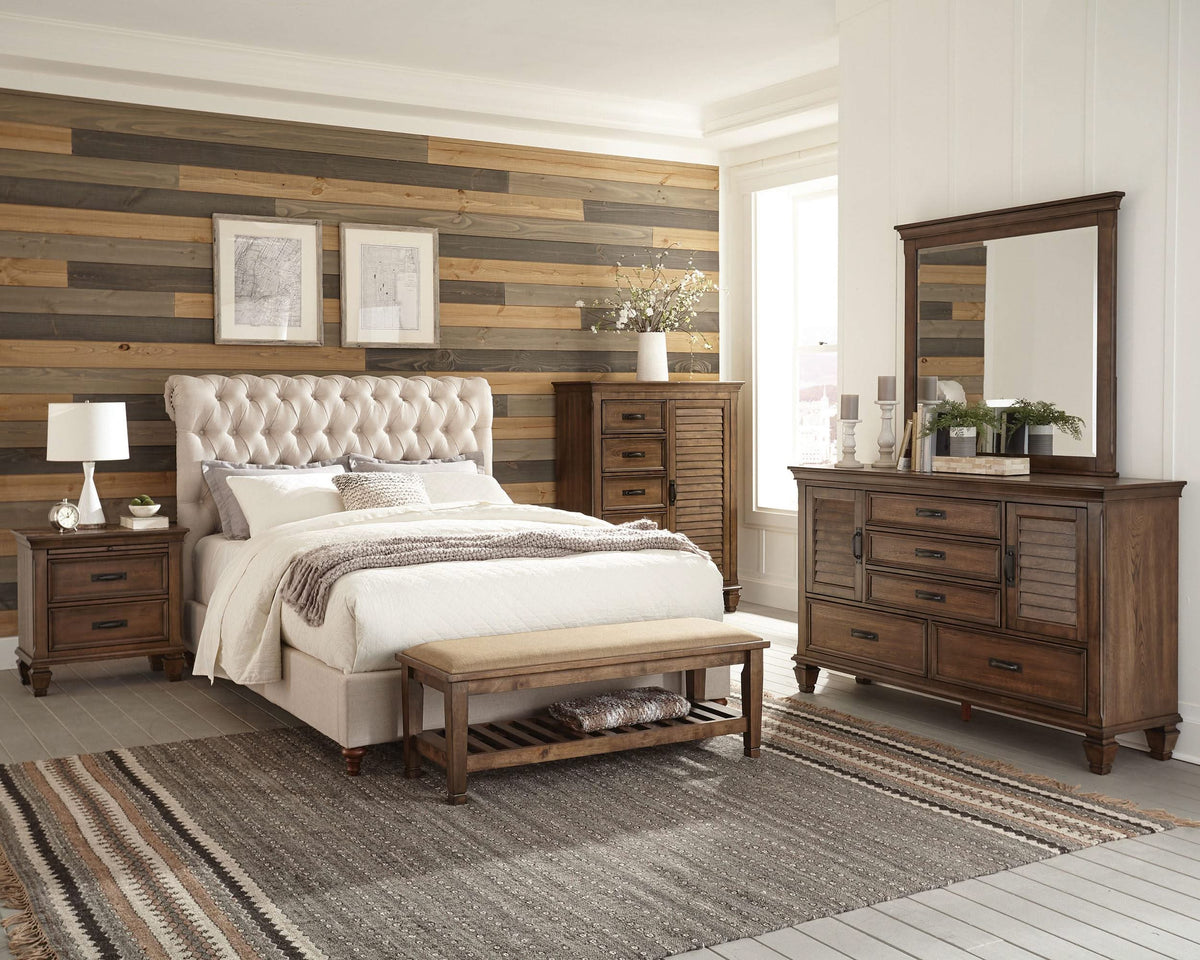 Juego de dormitorio Devon Eastern King de 4 piezas en beige y roble