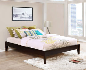 Cama de plataforma universal Hounslow Eastern King color capuchino