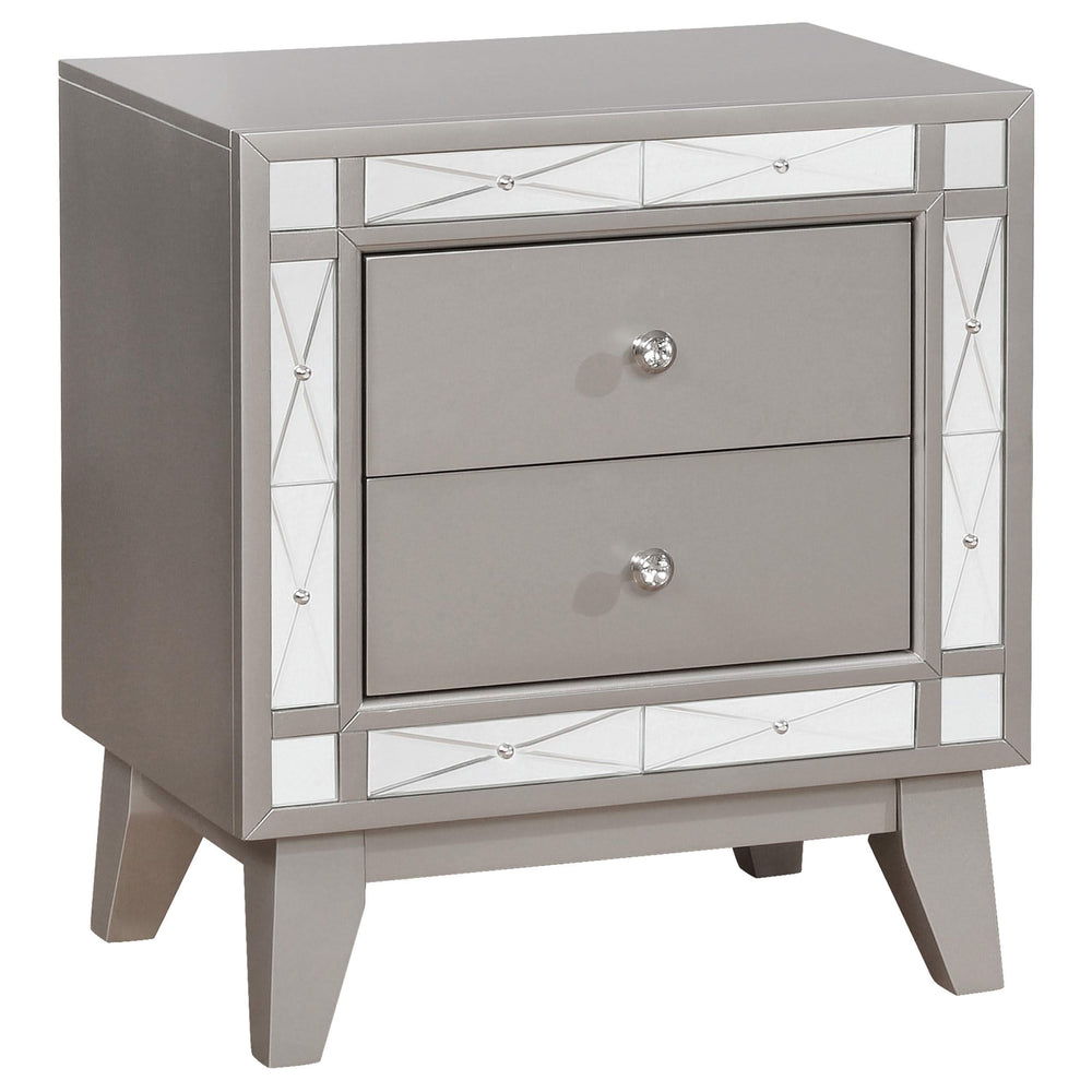 Juego de dormitorio Camille Eastern King de 4 piezas, color mercurio metálico