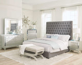 Cama King tapizada Camille con paneles en gris