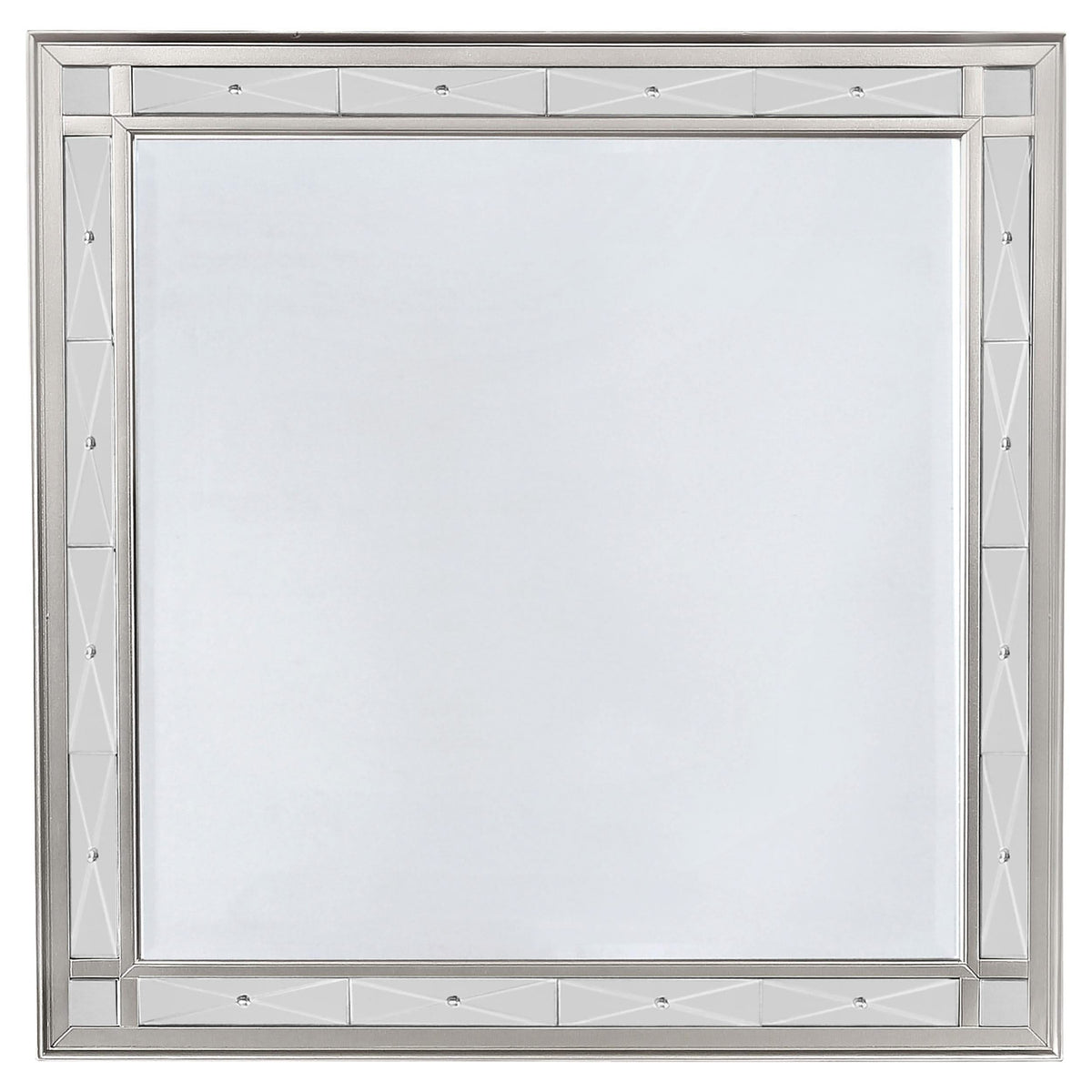 Juego de dormitorio Camille California King de 4 piezas, color mercurio metálico