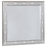 Juego de dormitorio Camille de 4 piezas Queen Metallic Mercury