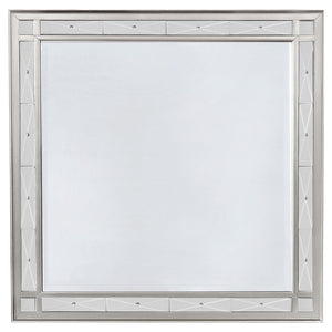 Juego de dormitorio Camille de 4 piezas Queen Metallic Mercury