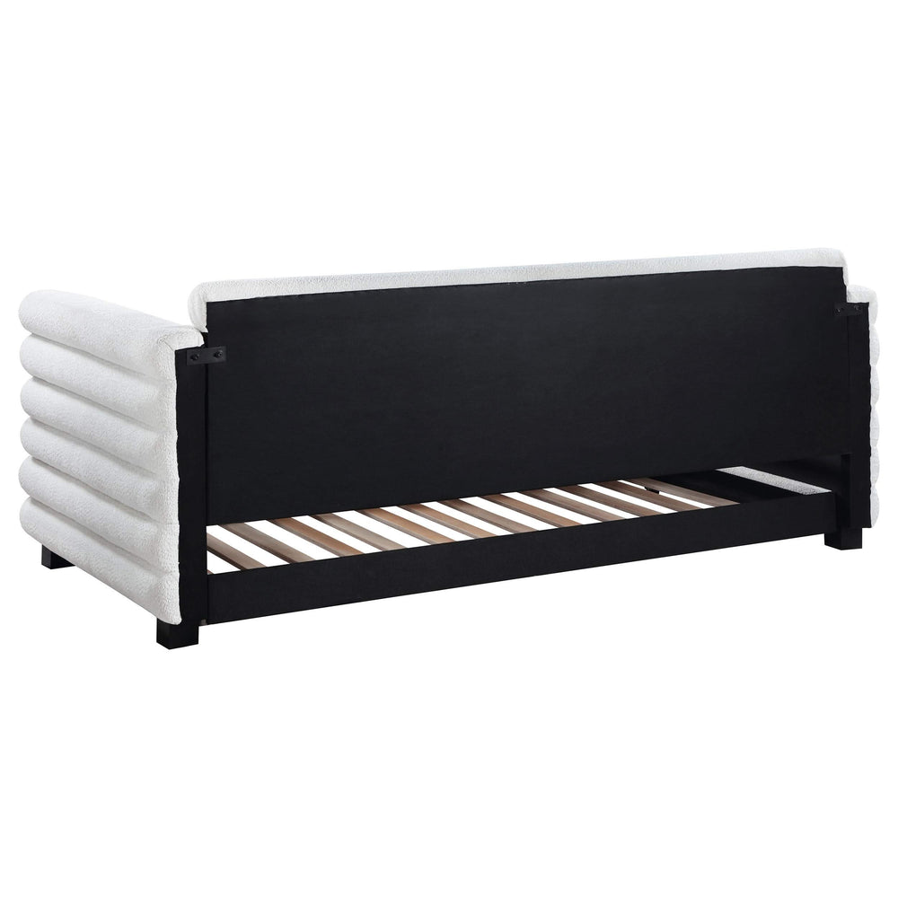 Cama de día individual tapizada Patricia Boucle con cama nido blanca