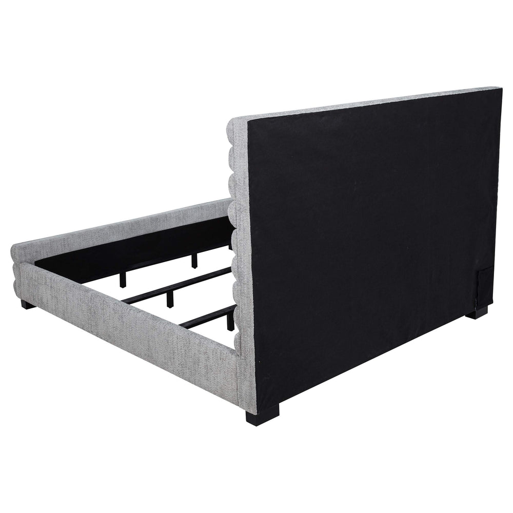 Cama Patricia California King de 58 pulgadas con tapizado en bouclé, color gris