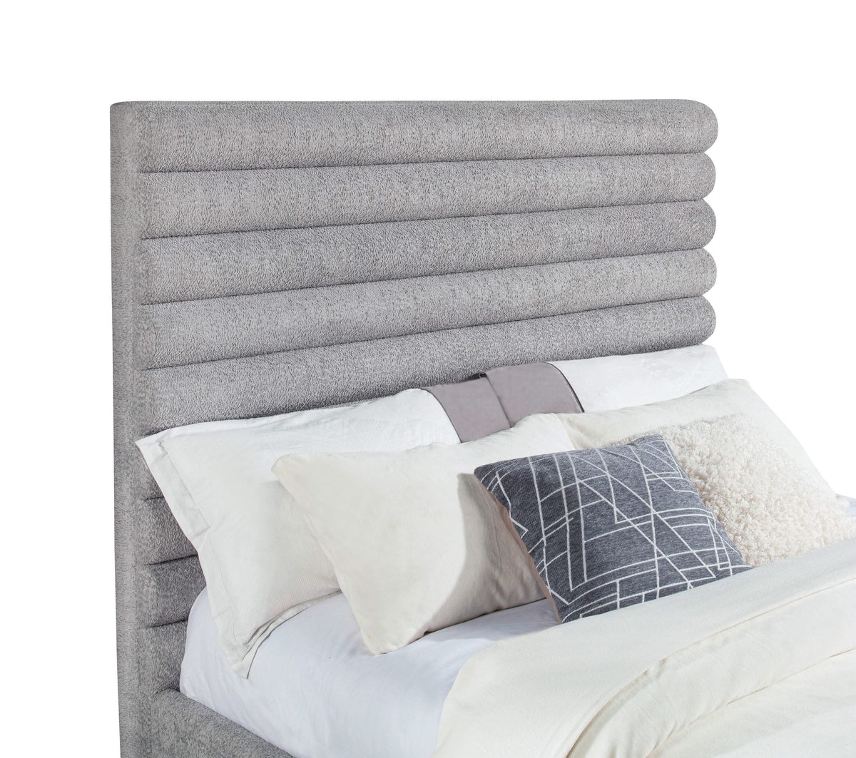 Cama Queen Patricia de 58 pulgadas tapizada en bouclé gris