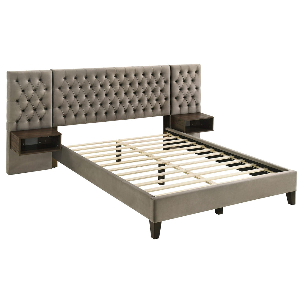 Cama tapizada Marley Eastern King con paneles de pared en marrón claro