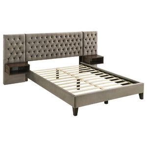 Cama tapizada Marley Eastern King con paneles de pared en marrón claro