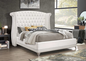 Cama Queen con respaldo alto tapizada Barzini, color blanco