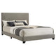 Cama Queen con paneles tapizados en tela Dorian, color topo