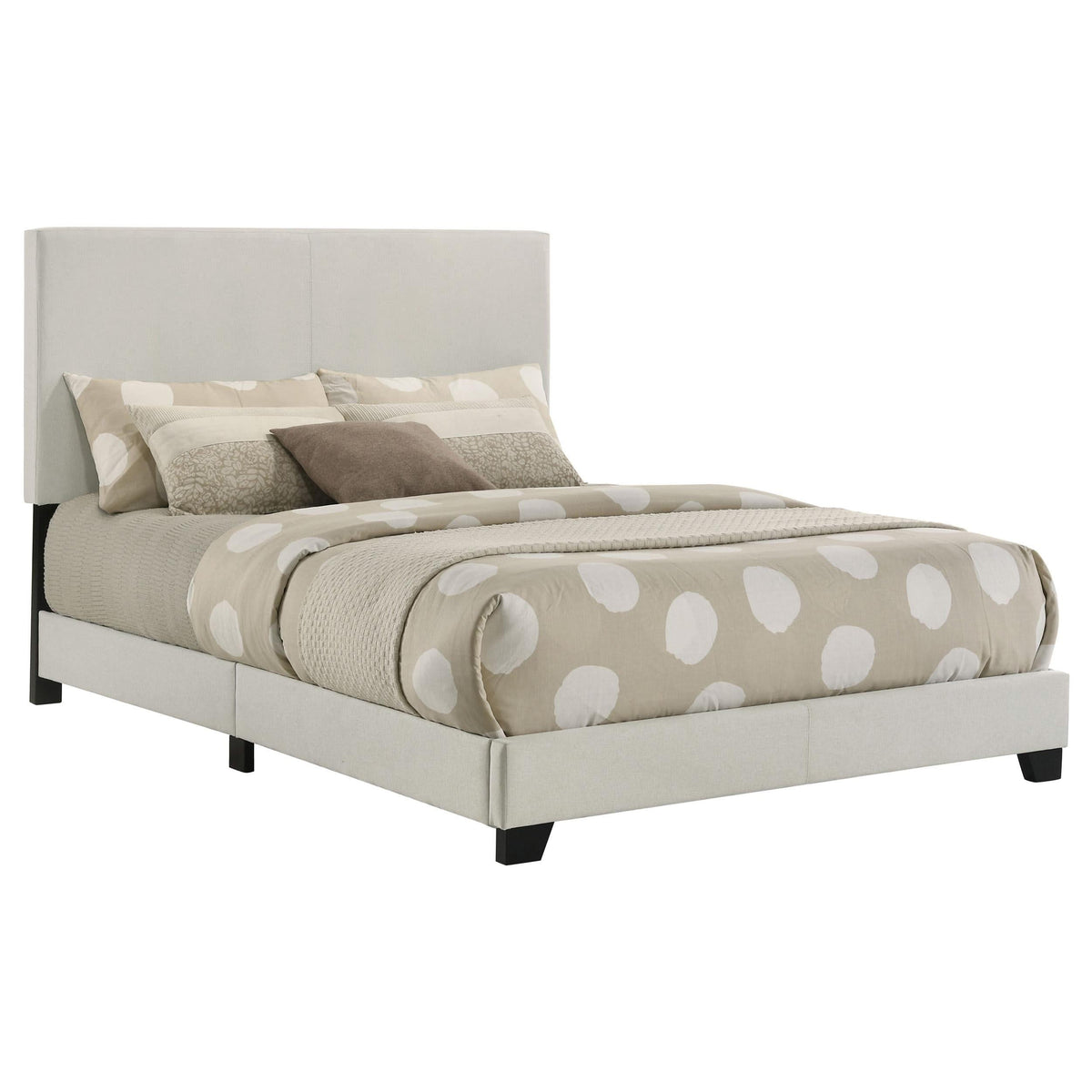 Cama de matrimonio Dorian con tapizado en tela color crema