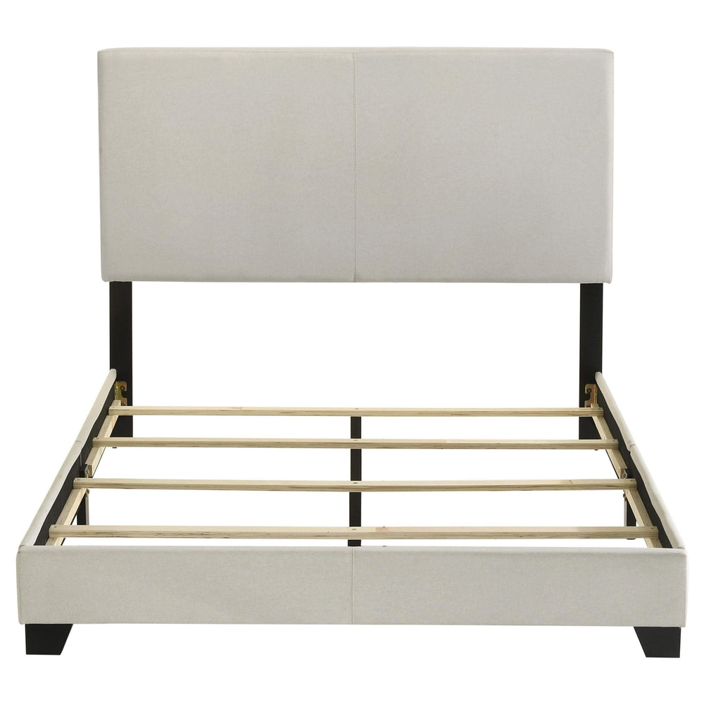 Cama de matrimonio Dorian con tapizado en tela color crema