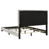 Cama de matrimonio Dorian con tapizado en tela color crema