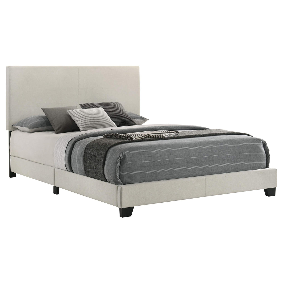 Cama Queen con paneles tapizados en tela Dorian, color crema