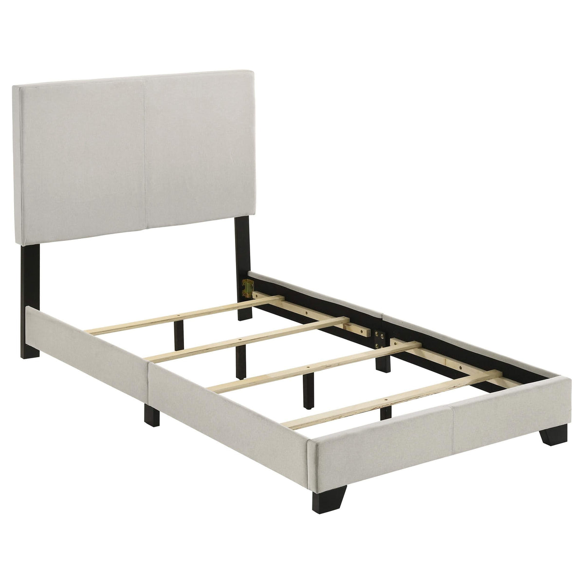 Cama doble con paneles tapizados en tela Dorian color crema