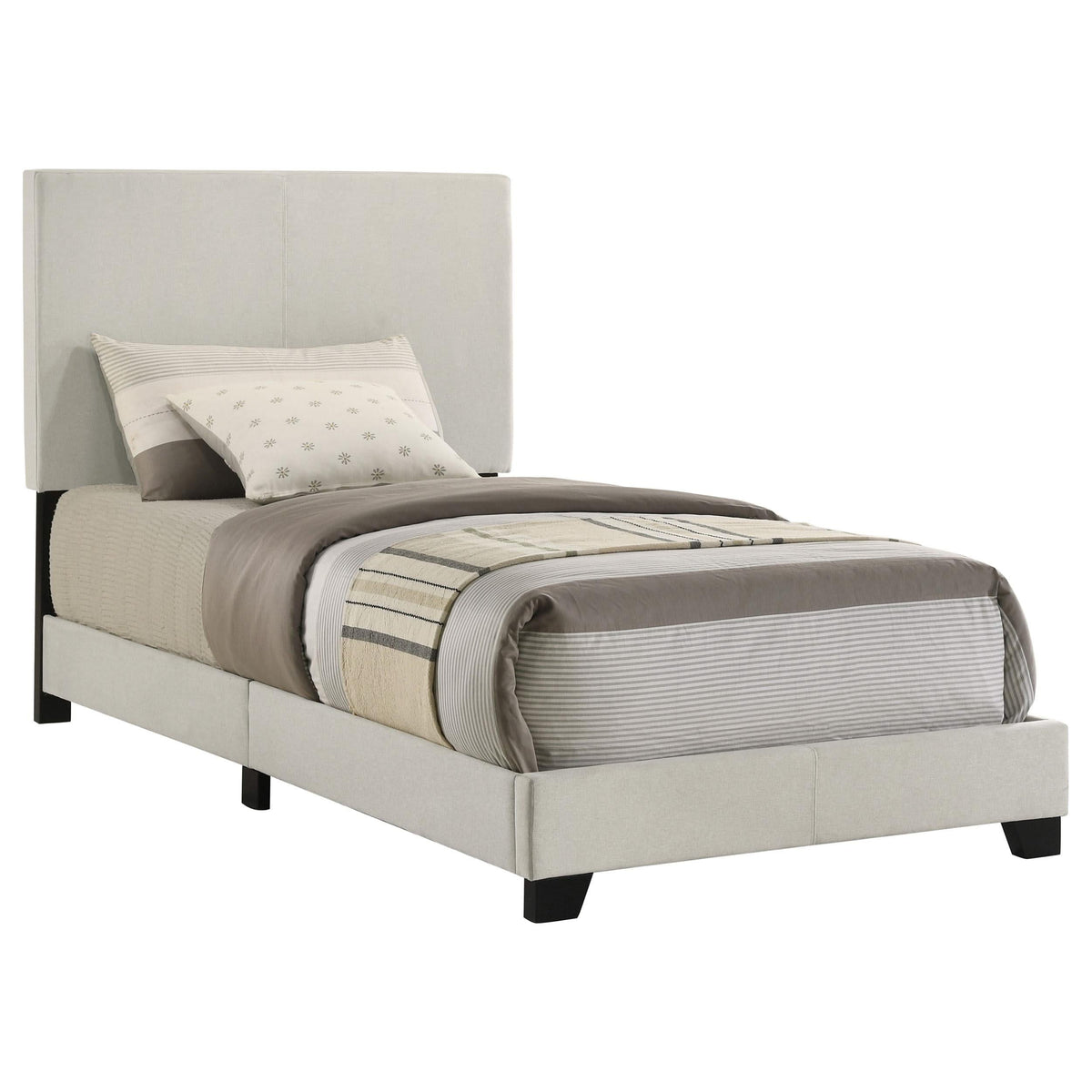 Cama doble con paneles tapizados en tela Dorian color crema
