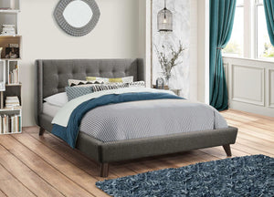 Cama Queen Carrington tapizada con respaldo alto, color gris