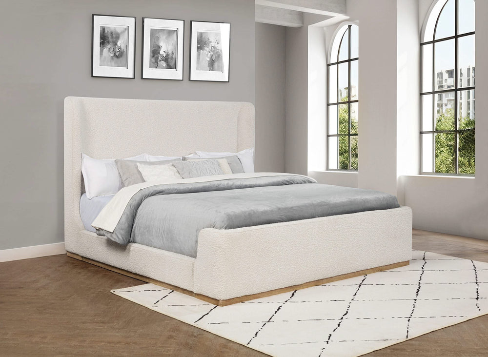 Cama King Sleigh tapizada Nala color crema