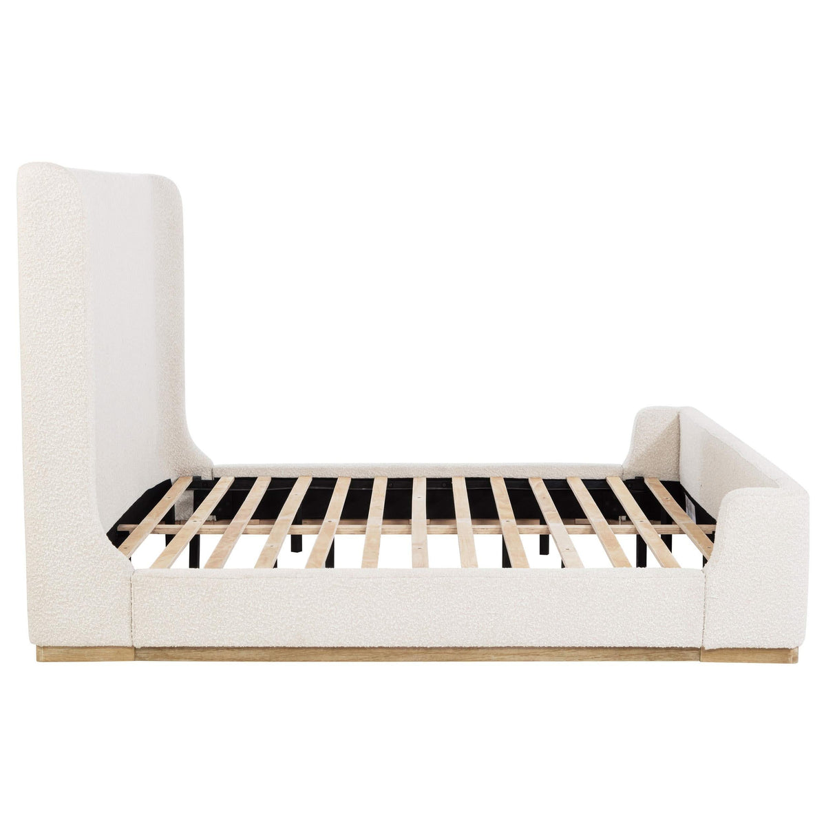 Cama King Sleigh tapizada Nala color crema