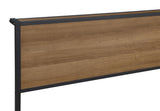 Cama completa de metal Ricky con paneles de roble claro