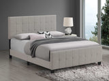 Cama tapizada Fairfield Eastern King con paneles en beige