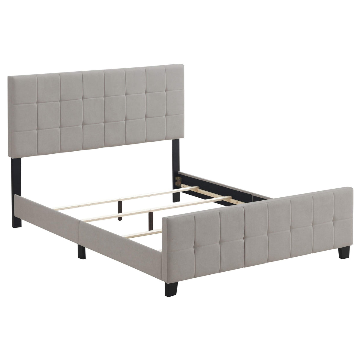 Cama tapizada Fairfield Eastern King con paneles en beige