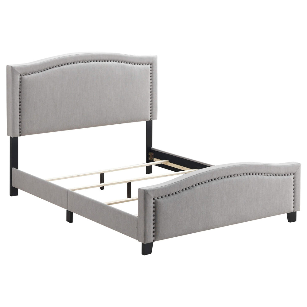 Cama King tapizada Hamden con paneles en color mineral