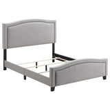 Cama King tapizada Hamden con paneles en color mineral