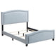 Cama King tapizada Hamden con paneles en azul Delft