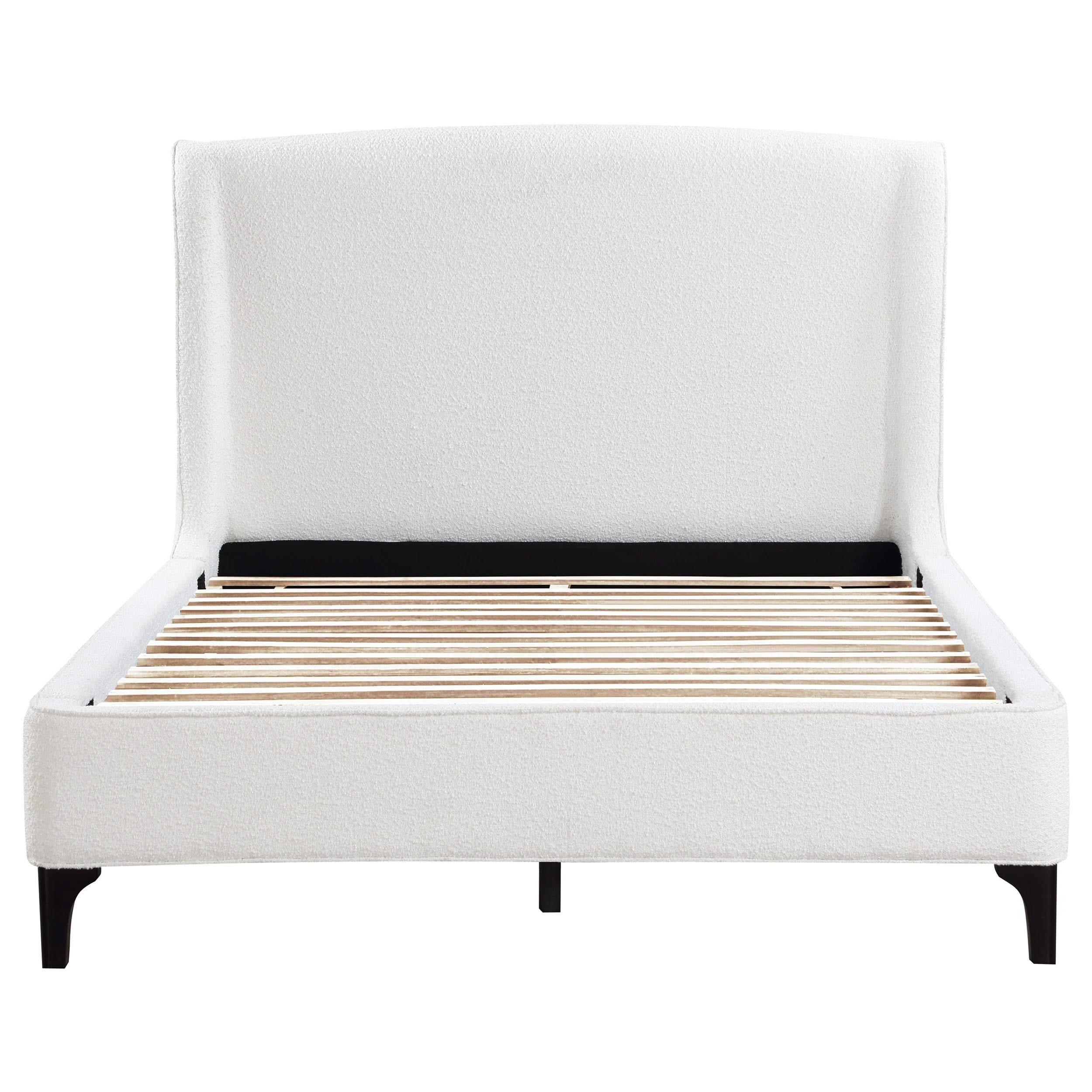 Cama Mosby tapizada Eastern King con respaldo de alas, color nieve