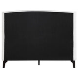 Cama Mosby tapizada Eastern King con respaldo de alas, color nieve