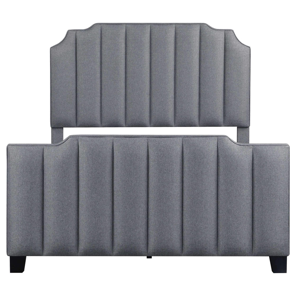 Cama Queen tapizada Fiona con paneles en gris claro
