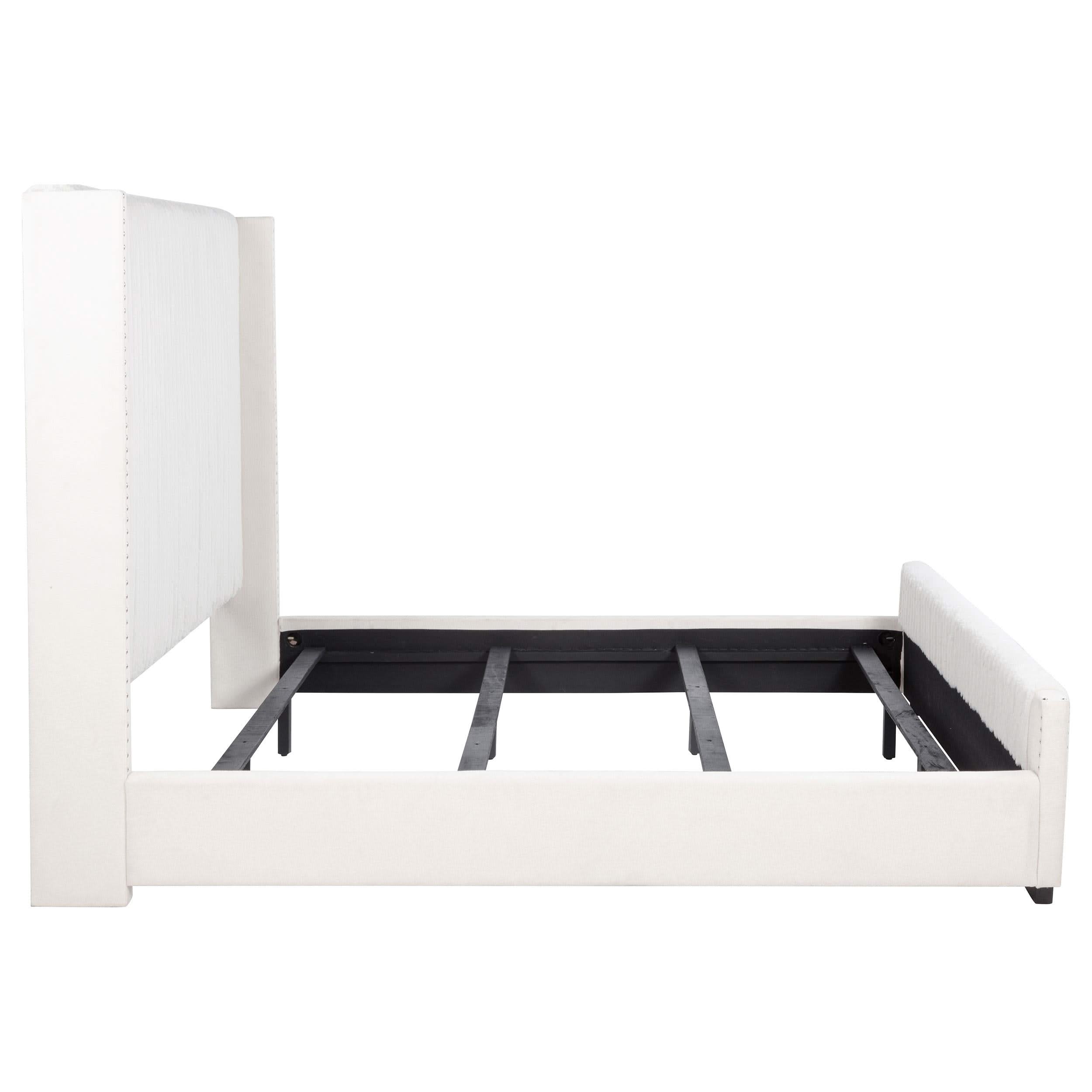 Cama California King tapizada Natasha de 65 pulgadas en color crema