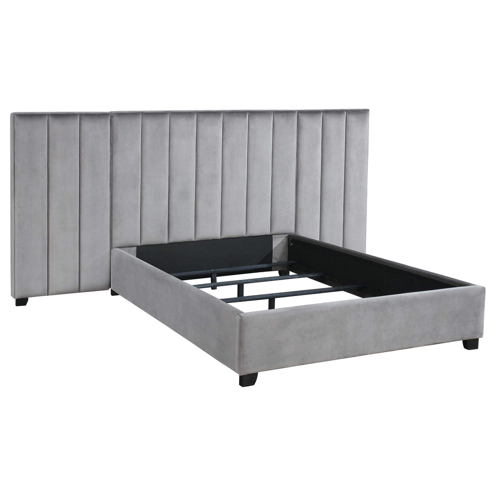 Cama Queen tapizada Arles con paneles de pared, color gris
