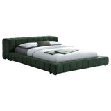Cama tapizada Trinity Eastern King con plataforma verde