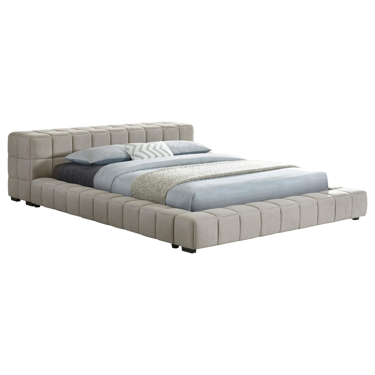 Cama de plataforma completa tapizada Trinity en color topo claro